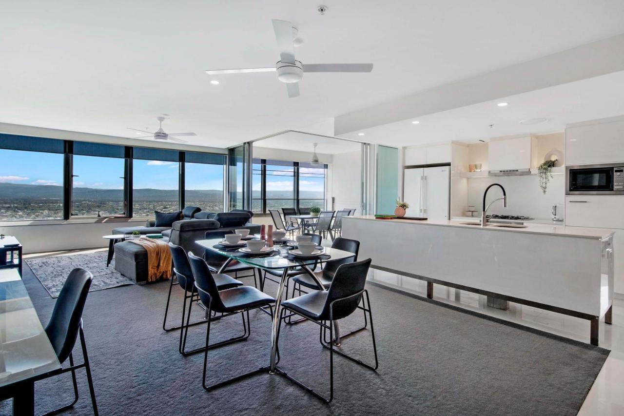 Q Tower At Surfers Paradise - Self Contained Apartments Gold Coast Bagian luar foto