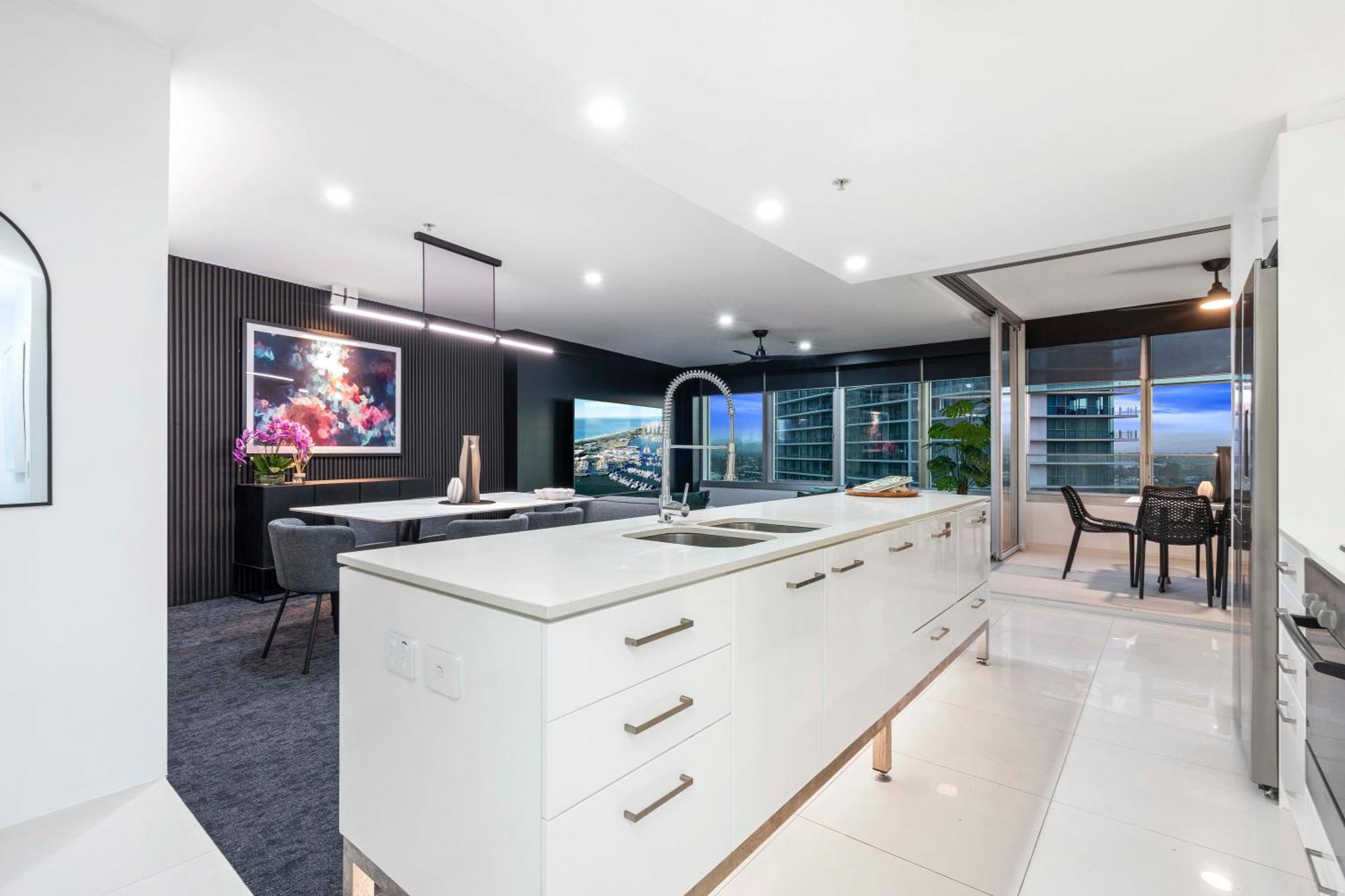 Q Tower At Surfers Paradise - Self Contained Apartments Gold Coast Bagian luar foto