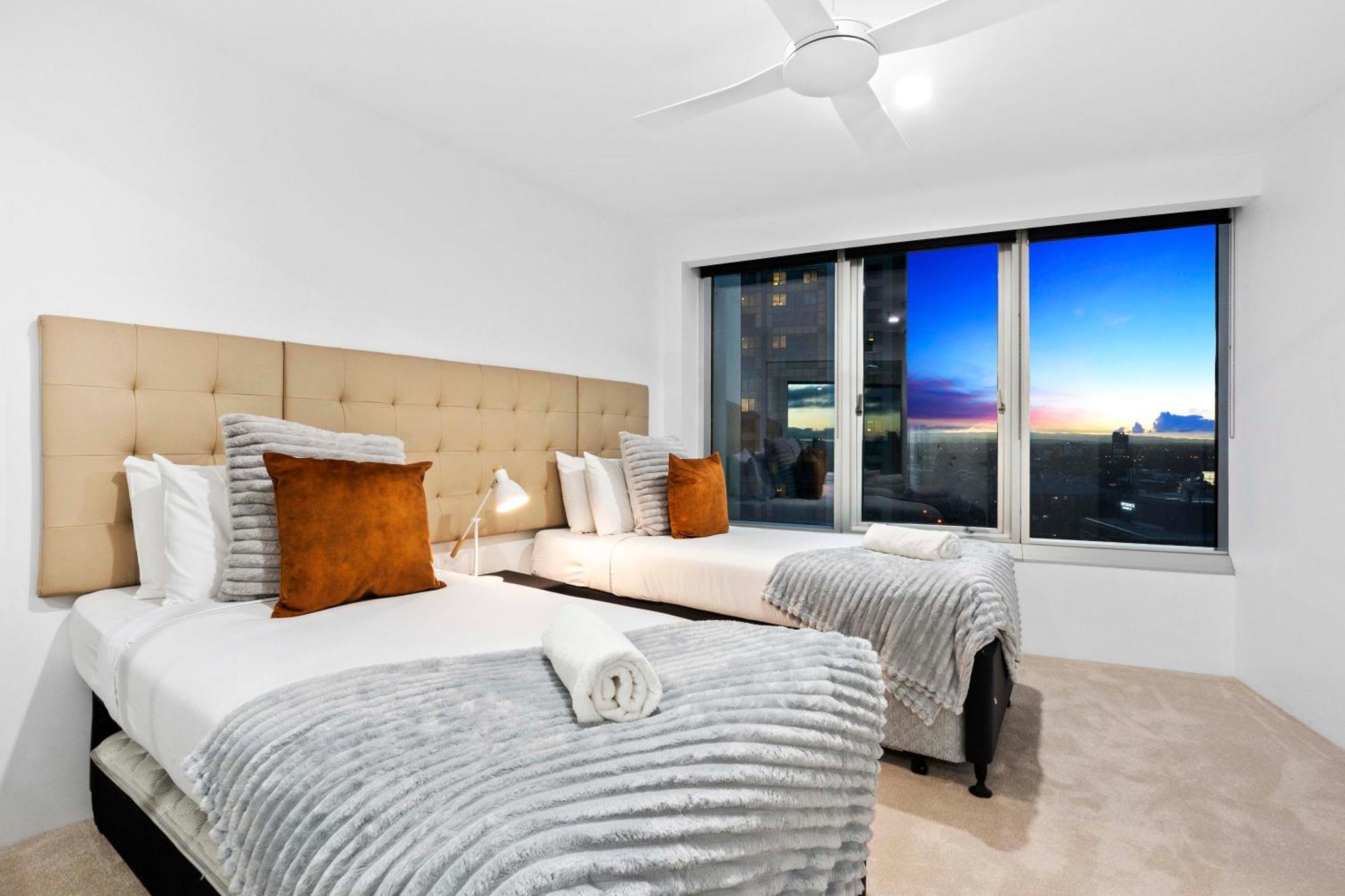 Q Tower At Surfers Paradise - Self Contained Apartments Gold Coast Bagian luar foto