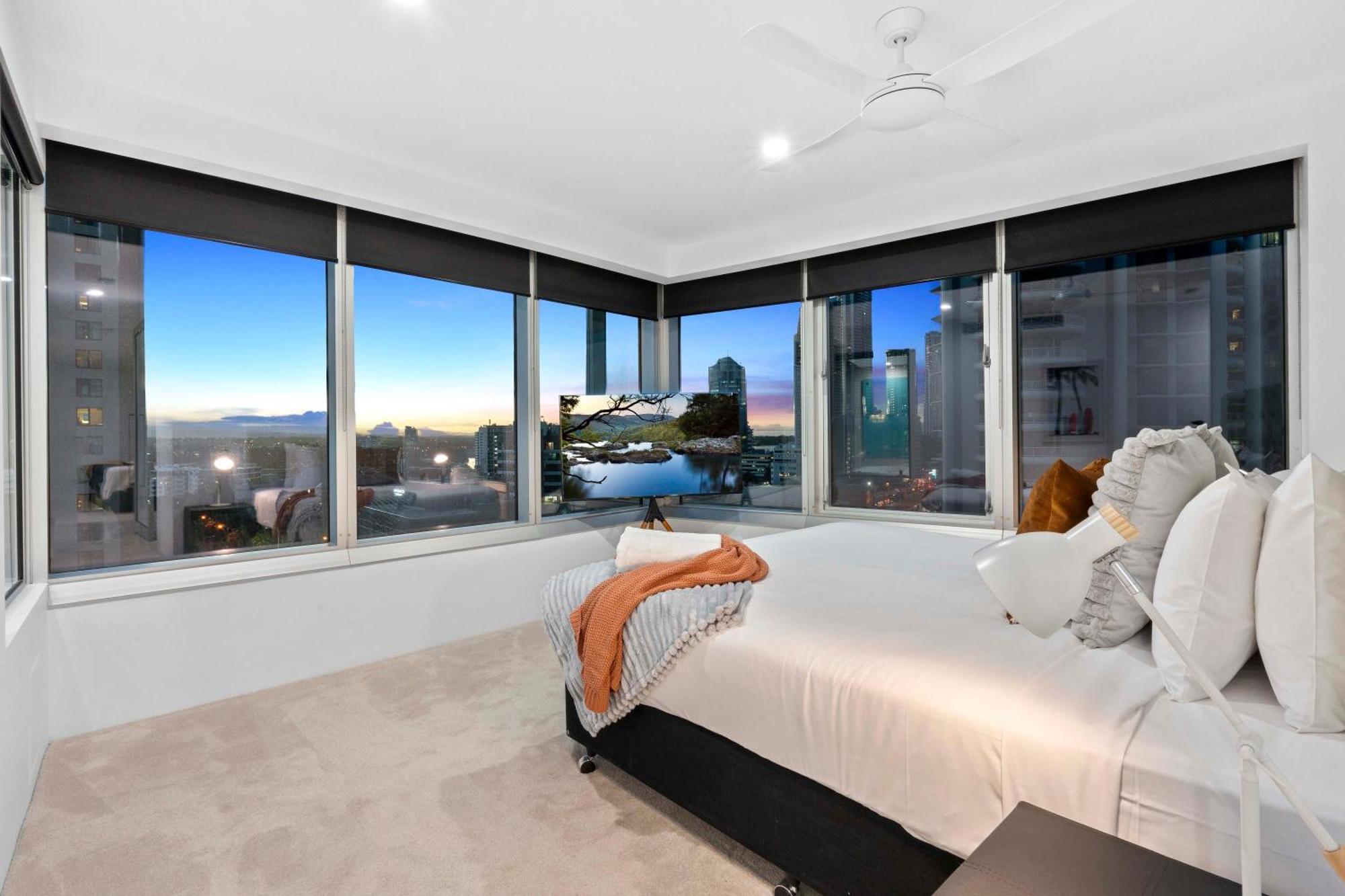 Q Tower At Surfers Paradise - Self Contained Apartments Gold Coast Bagian luar foto